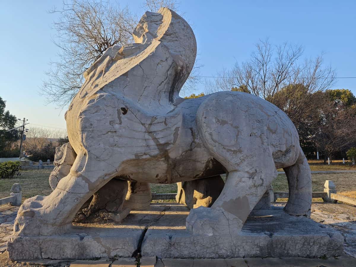 梁始兴忠武王萧憺墓石刻