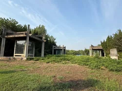 狮子坝村失考墓石刻