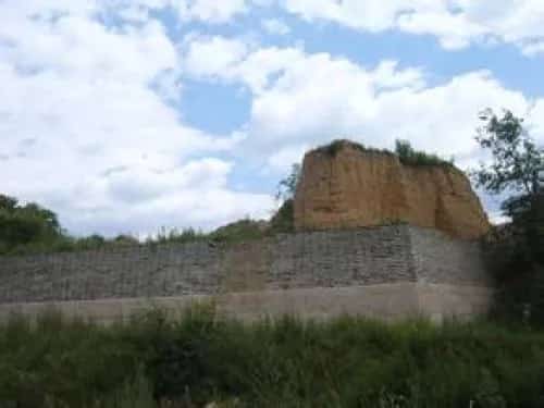 玉皇庙山戎墓遗址