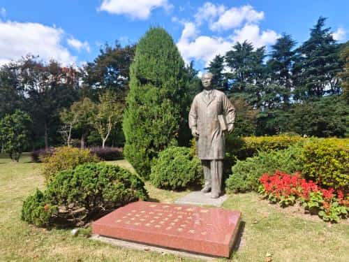 宋庆龄墓