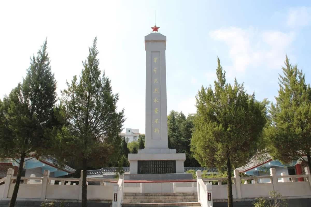 赵长江烈士墓