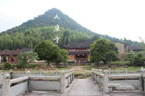 九座寺宋代石舍利墓塔和双经幢