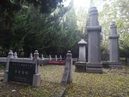 万圣庵和尚墓塔林