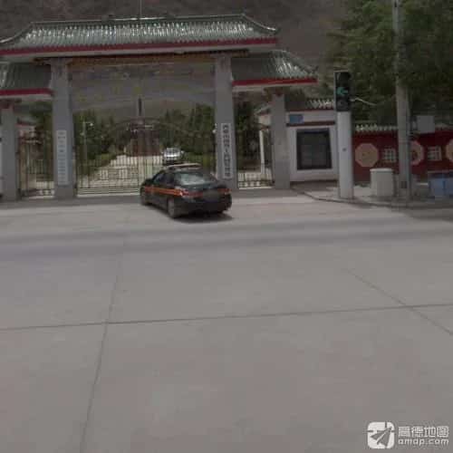 山南烈士陵园