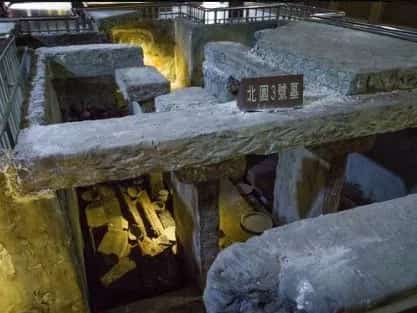 南郊路壁画墓群